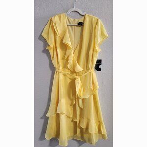 Maison Tara NWT Sunflower Chiffon Flowy Yellow V-neckline dress size 18W